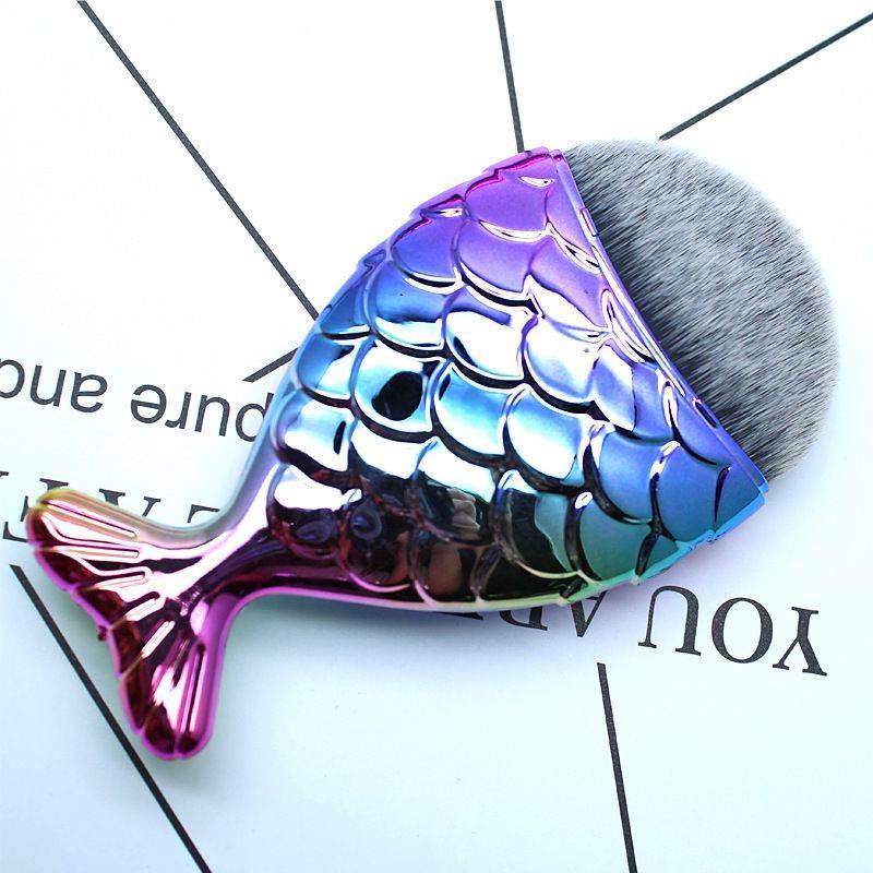 New Fish Scale Makeup Brush Mermaid Single Makeup Brush with Big Fish Tail Bottom Brush Bb Cream Brush