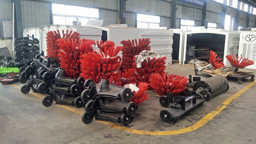 Manufacturer 4X2 Isuzu Vacuum Road Cleaning Trucks with Sweeper Brushes