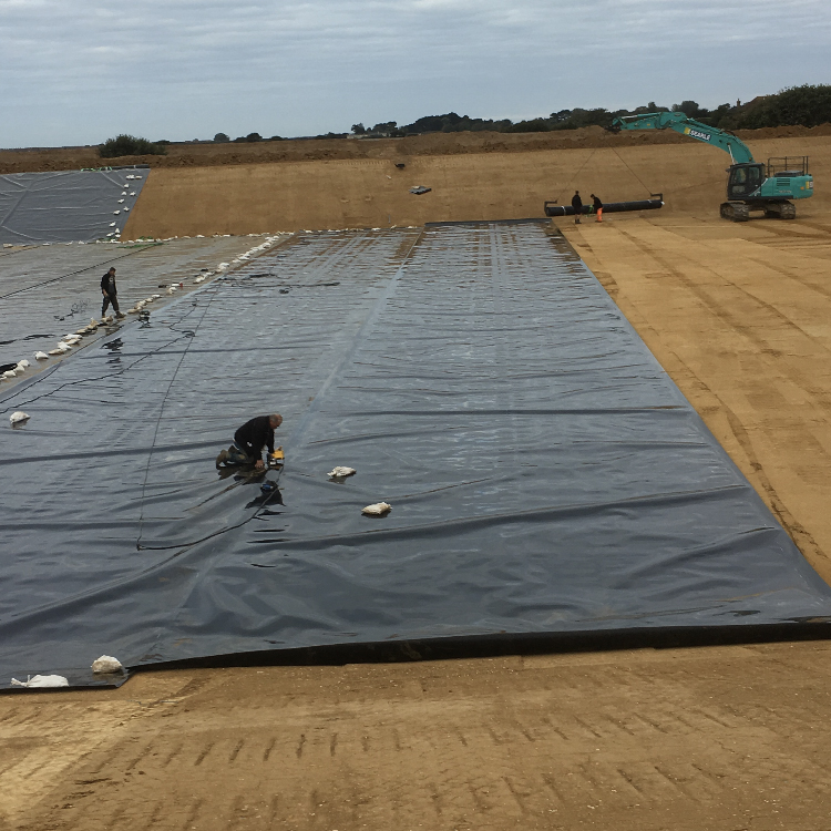 Professional manufacturers supply Newly durable hdpe geomembrane fish pond liner