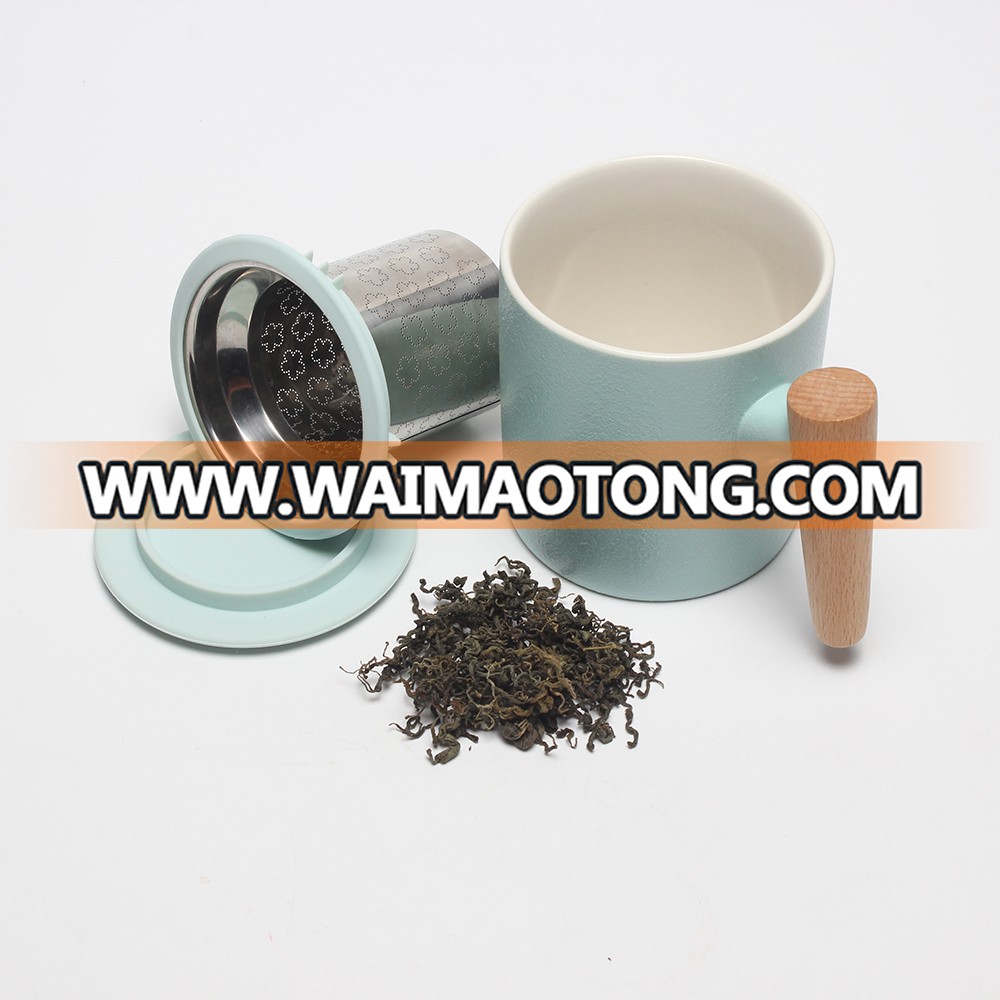 New Fashion  porcelain Mug with tea infuser and metal lid, special  wood handle different color available