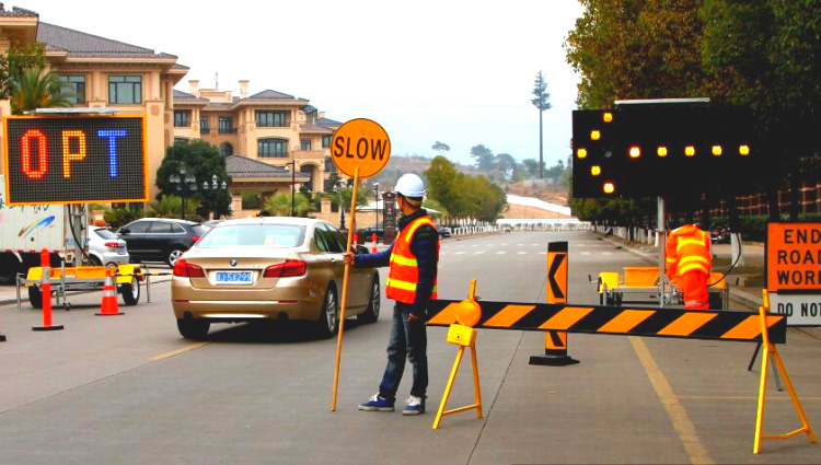 Portable Plastic Road Crash Driveway Barricades Portable Highway Guardrail