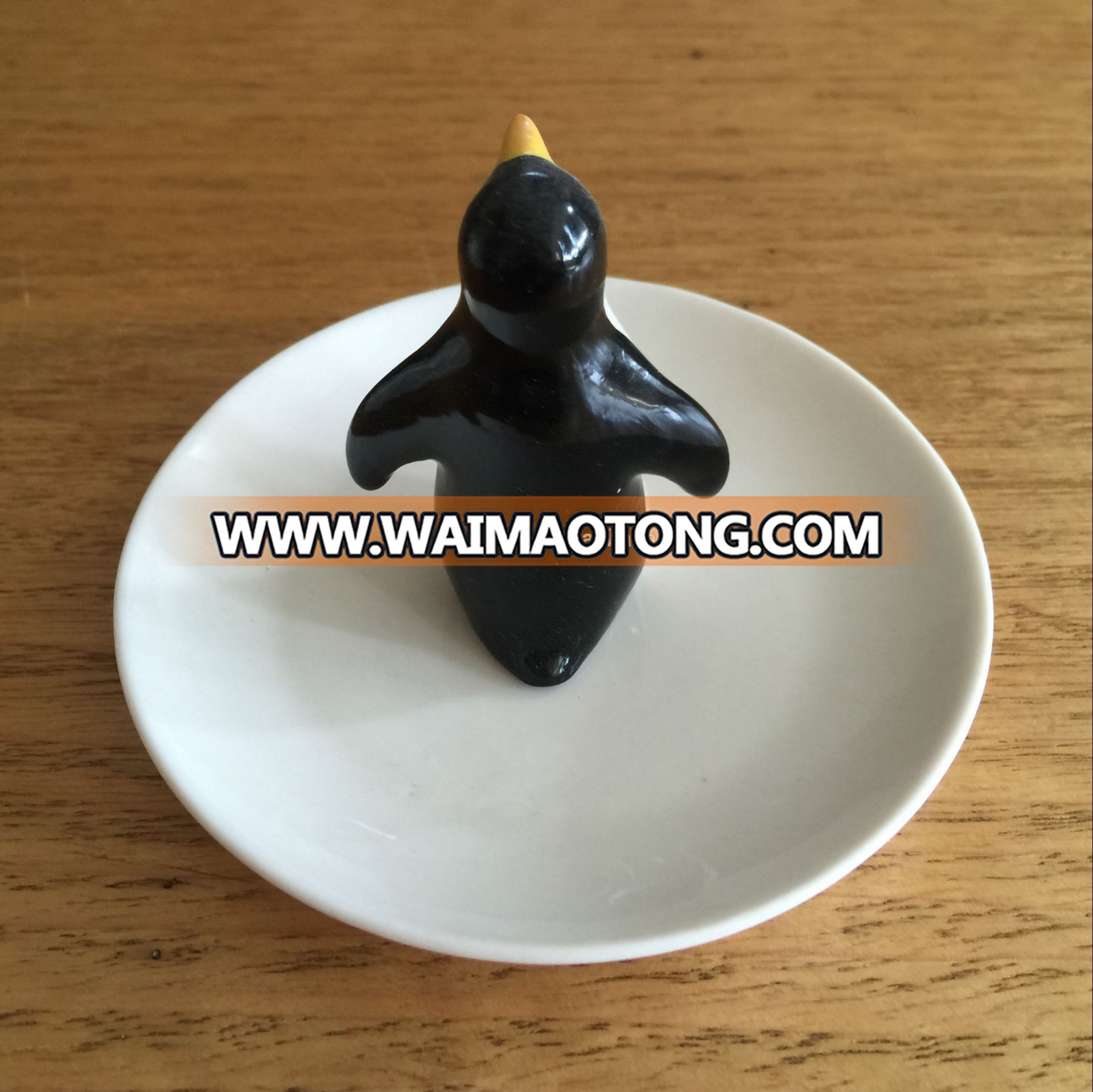 New design cute penguin ceramic ring holder jewelry