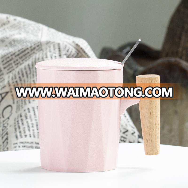 350ML hot sale Ceramic Tea Mug With wood handle & ceramic lid in different colors