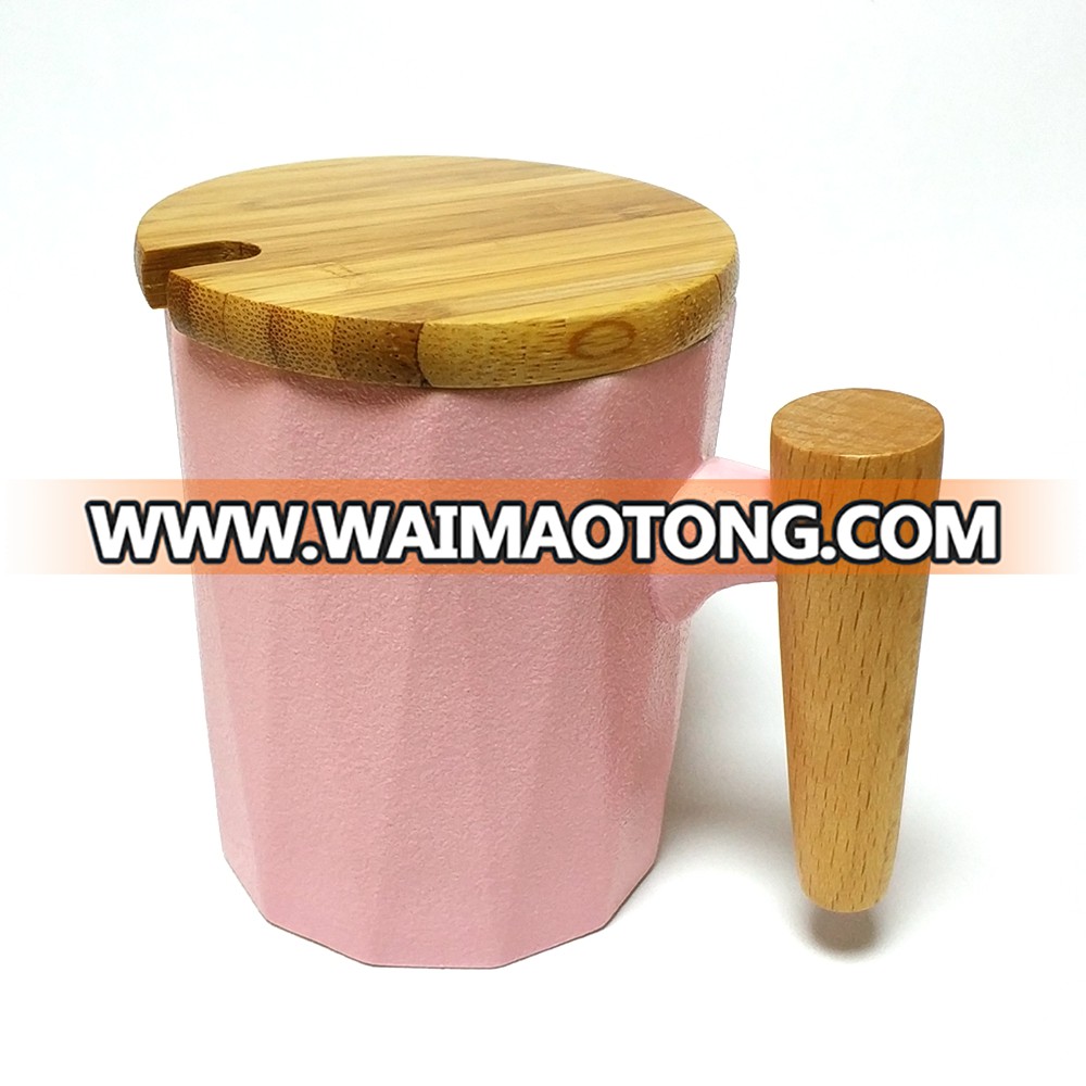 New arrival Fashion  porcelain Tea Mug with tea infuser and metal lid, special  wood handle