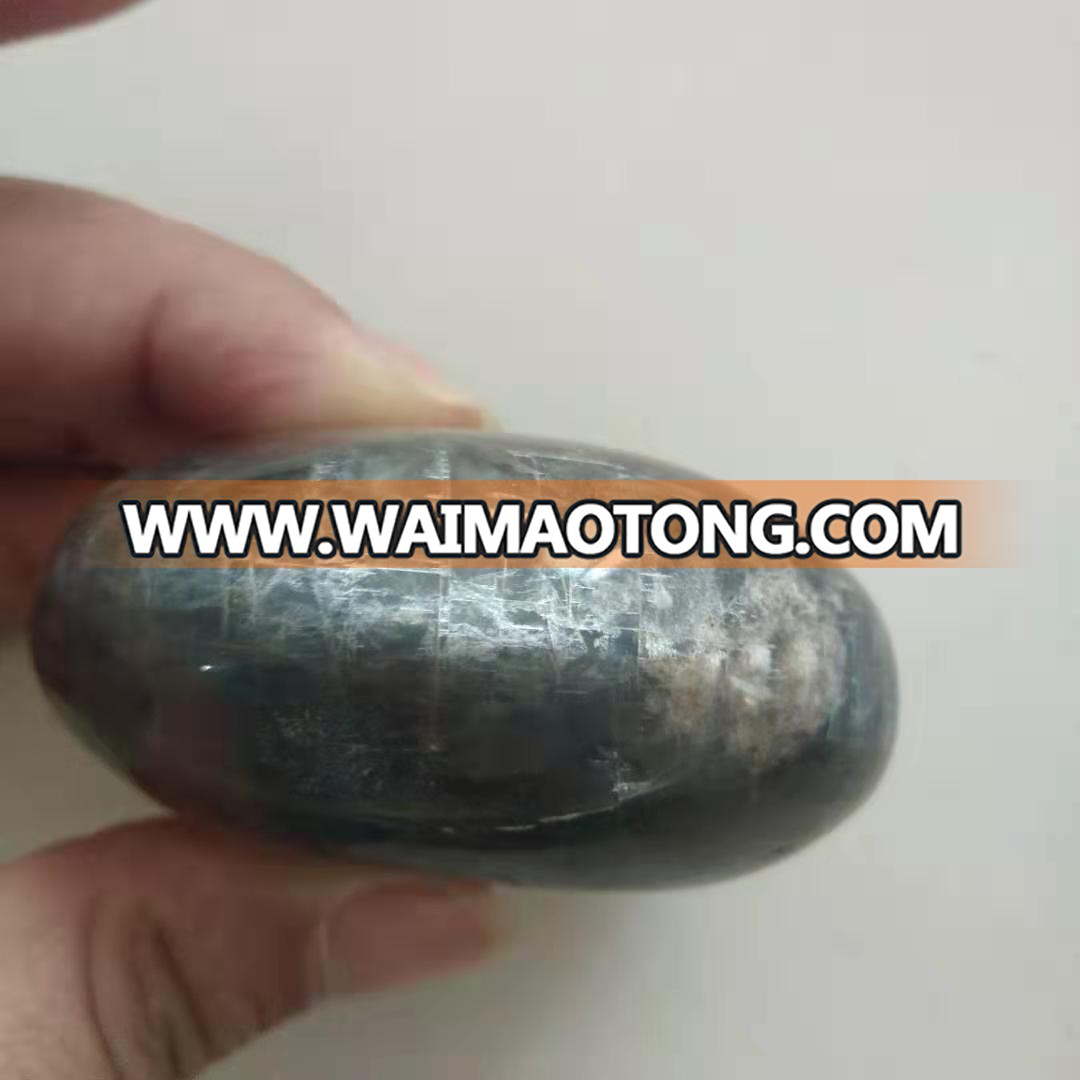 High Quality Natural Black Moonstone Palm Stone Crystal Palm Stone