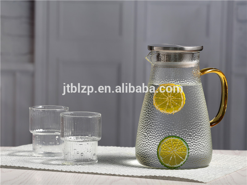 High borosilicate glass pitcher with lid hot and cold beverage water carafe