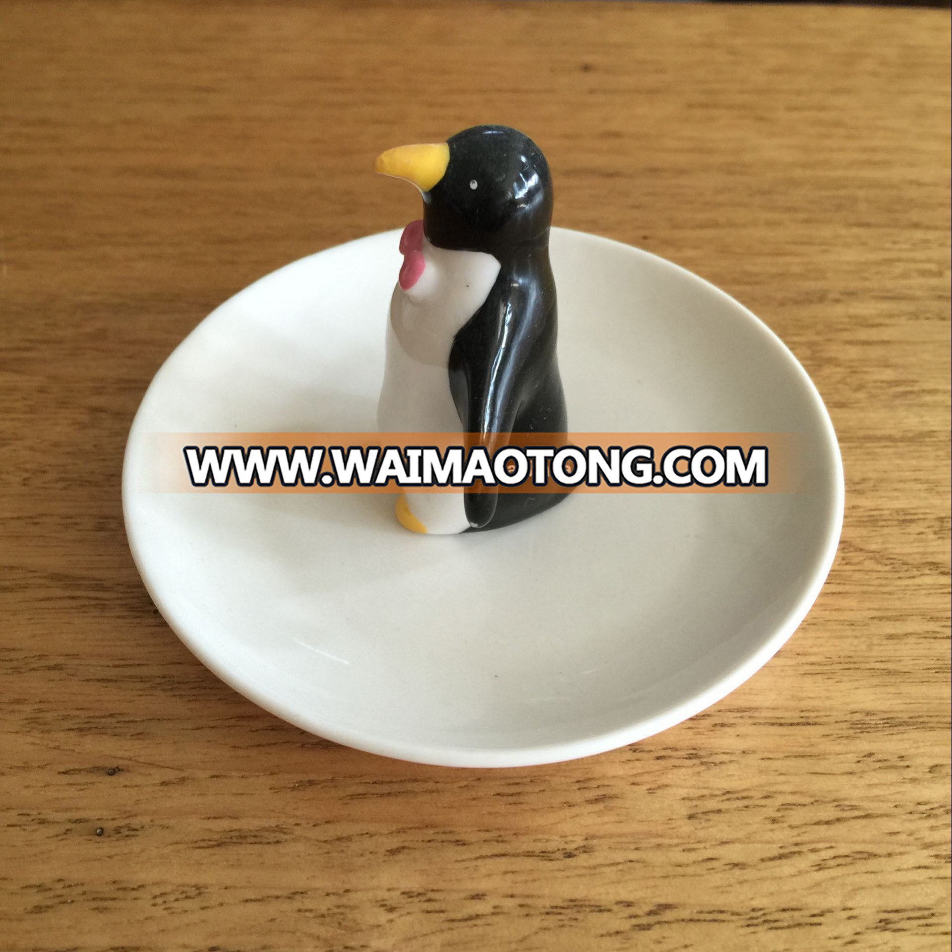 New design cute penguin ceramic ring holder jewelry