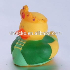 High quality floating rubber pirate shape duck family baby bath toy set