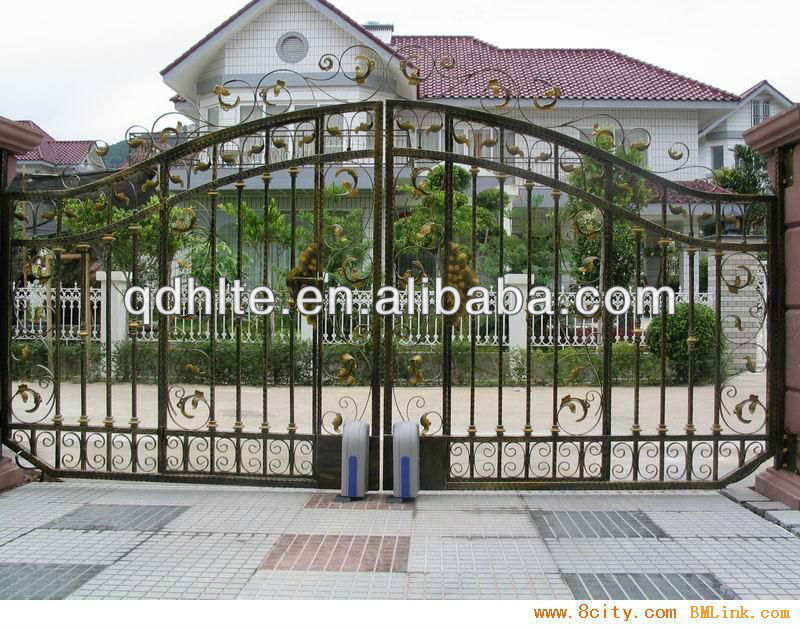 Ornamental Double Opening Gate with classical design for yard