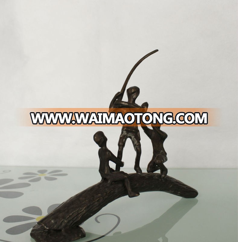 Children's fishing wrought iron ornaments cast iron bronze sculpture for home decoration