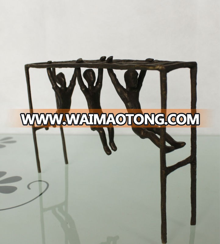 home decorative bronze sculpture for home decoration Climb the rungs figurines