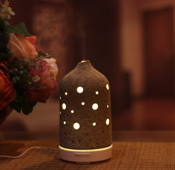 Ceramic essential oil burner with LED light