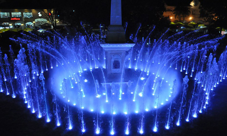 Pond Design Computerized Music Fountain Synchronized With Rhythm