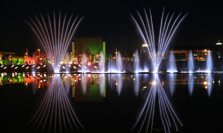 Pond Design Computerized Music Fountain Synchronized With Rhythm