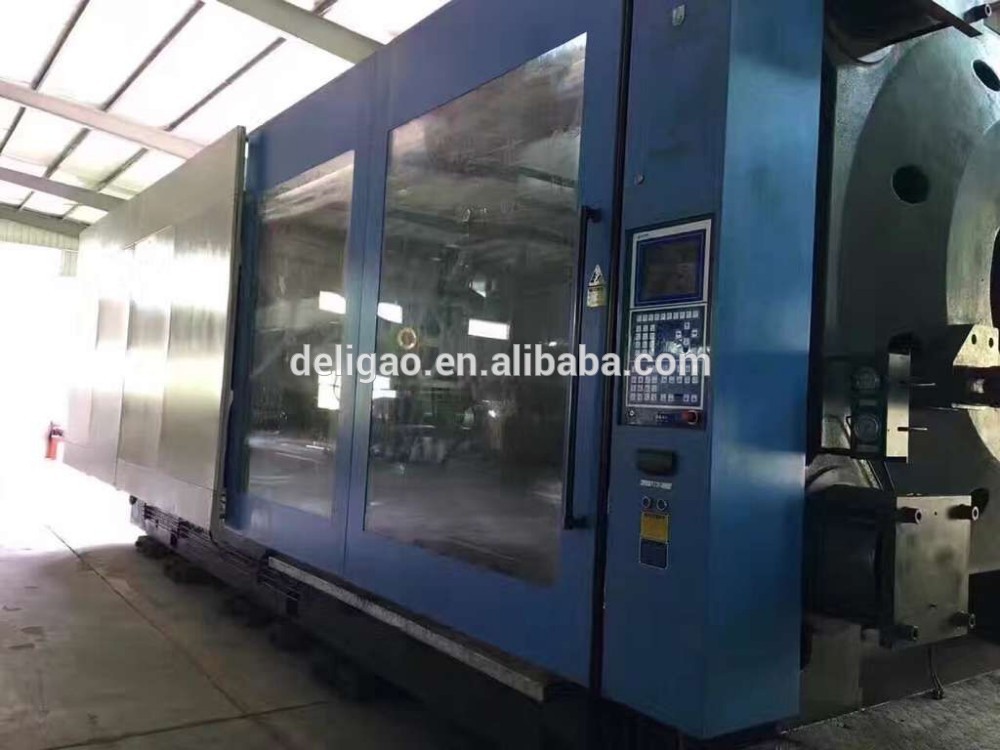 European brand  HUSKY3300 Used injection molding machine