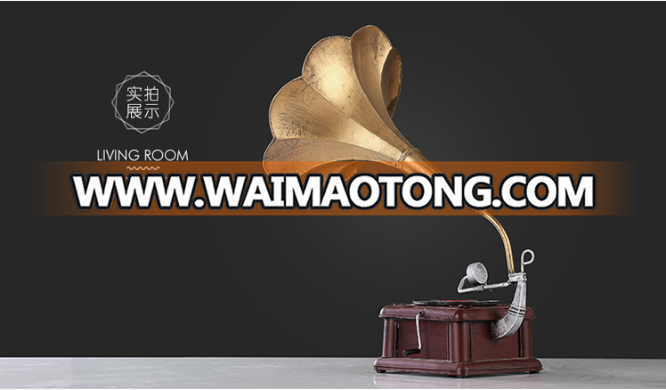 2017new hot sale metal retro bronze color phonograph for home decor