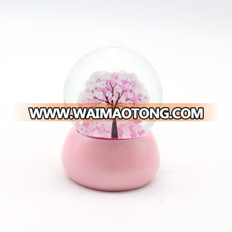 OEM Personalized Handmade Resin Water Globe Custom Plastic Interior  Glass Snow Globe