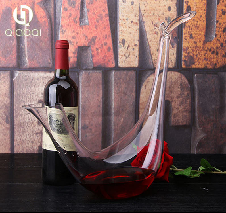 Hand Blown Lead-free Good quality Squirrel shaped Crystal Glass Wine Decanter with Art Design