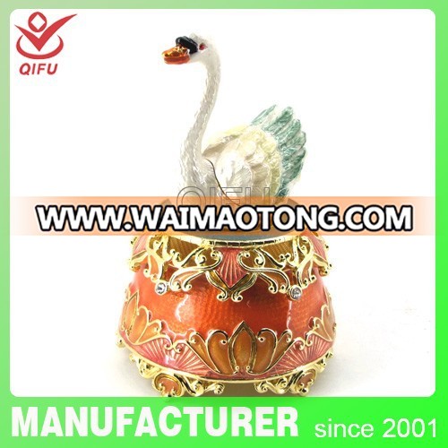 2015 Latest popular bird music box metal decoration wedding souvenirs china(QF4420)