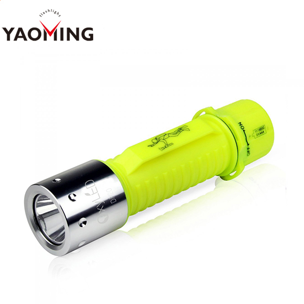 Under Water Dive Torch led  rechargeable flashlight  long distance light 1000lumen Under water 30M Dive Torch led  Rechargeable