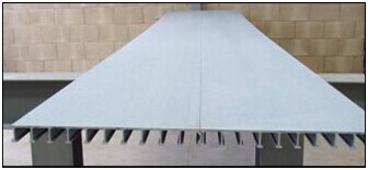 Light weight high strength plastic grating flooring