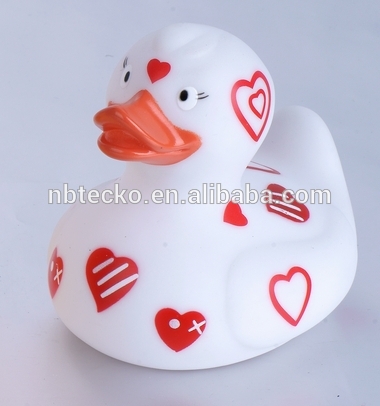 Sealed box heart shape printing rubber baby bath floating duck