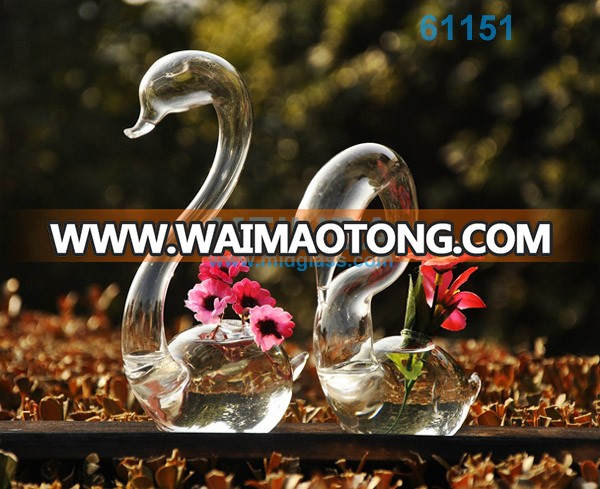 Swan shaped fashionable glass vase gift