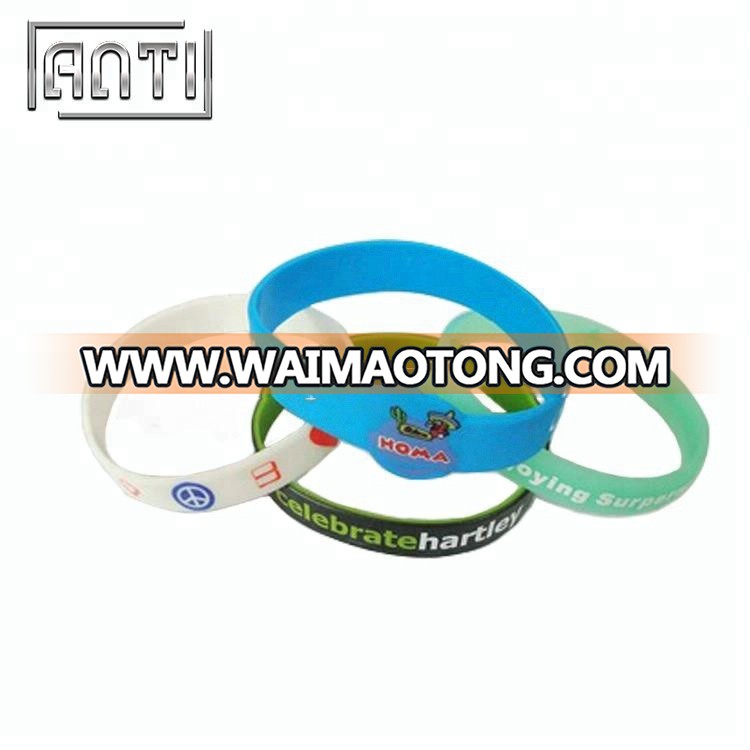 Custom design Red color silicone bracelet for school embossed logo