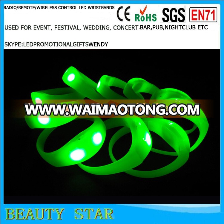 Hot selling led bangles,Party led flashing bangles silicone adjustable size Light up bangles bracelets factory