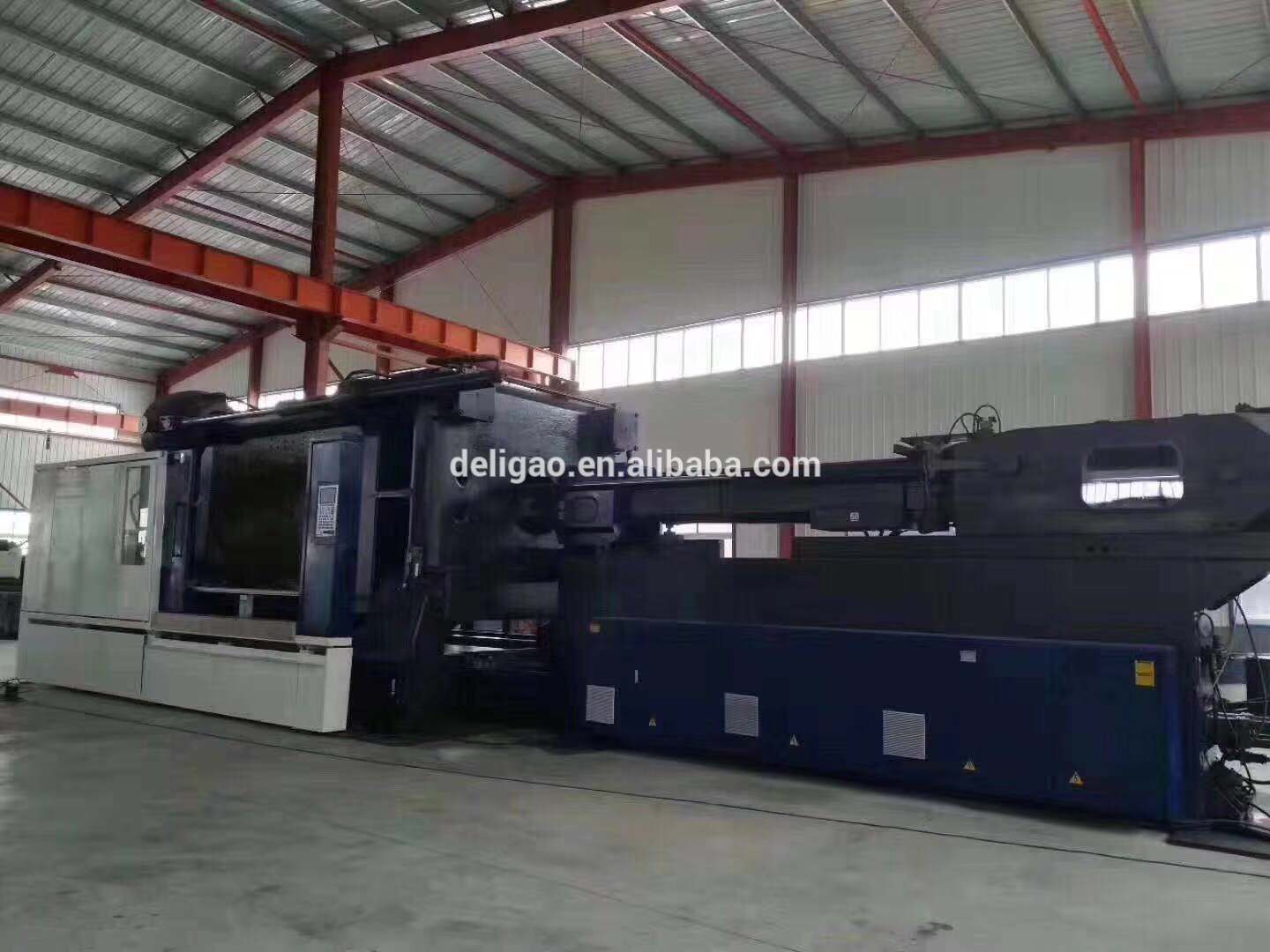 European brand  HUSKY3300 Used injection molding machine