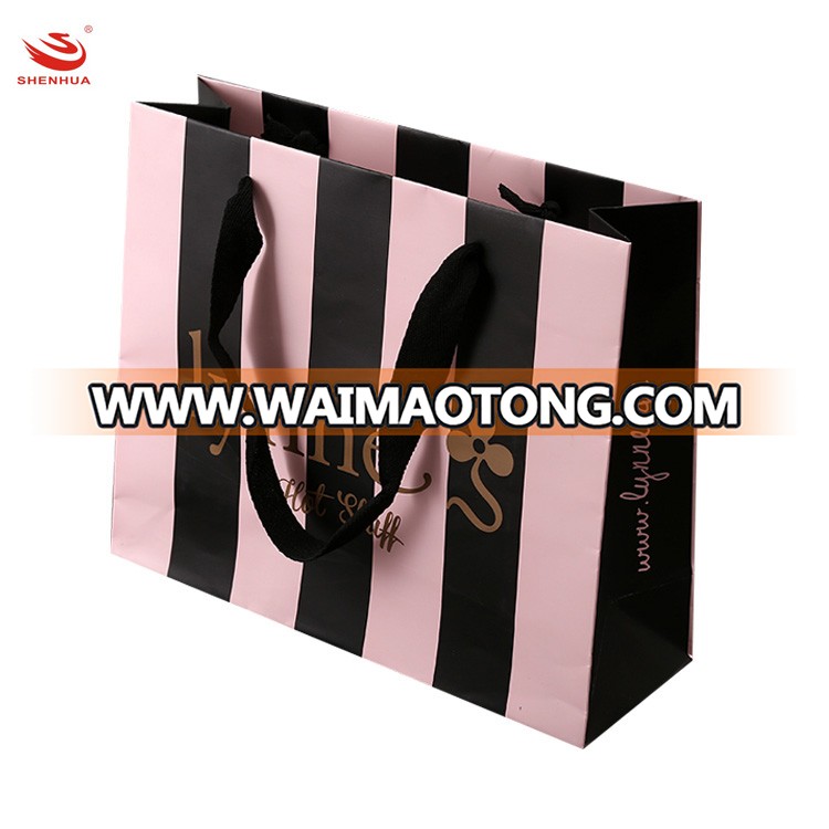 Luxury Matt Lamination Customized Paper Gift Shopping Bag With Handles