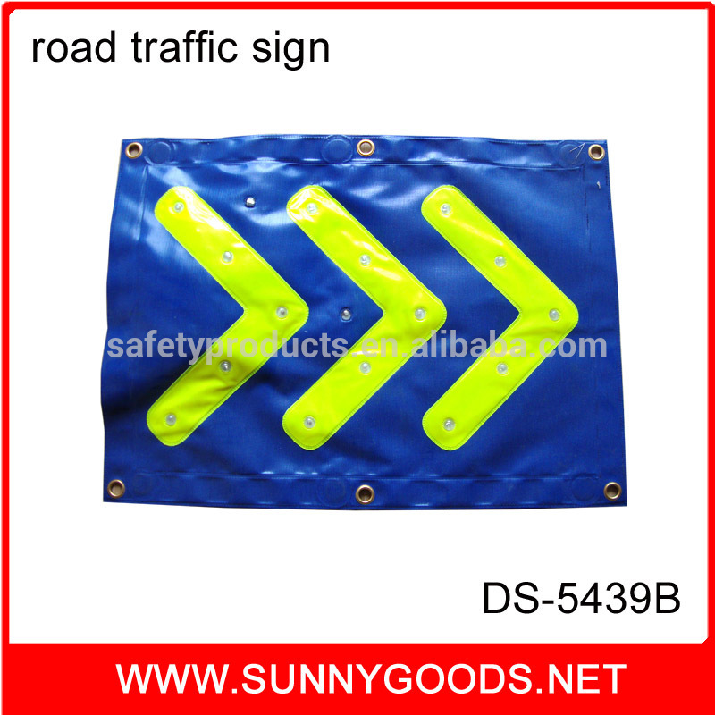 factory price lighted led flashing road traffic arrow sign