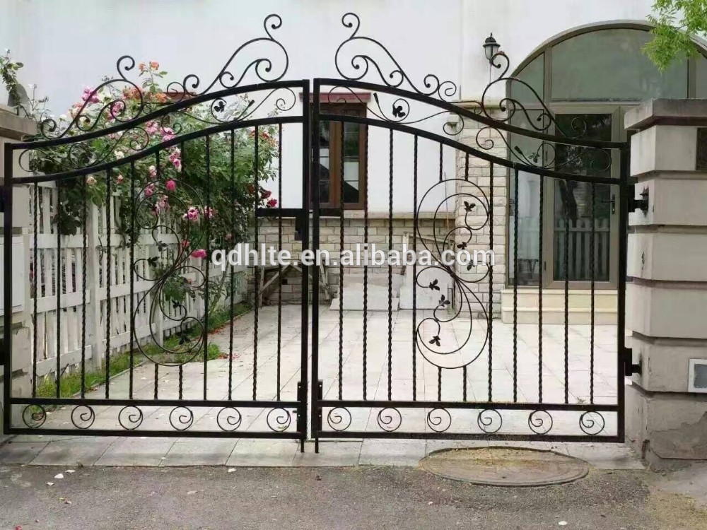 Ornamental Double Opening Gate with classical design for yard