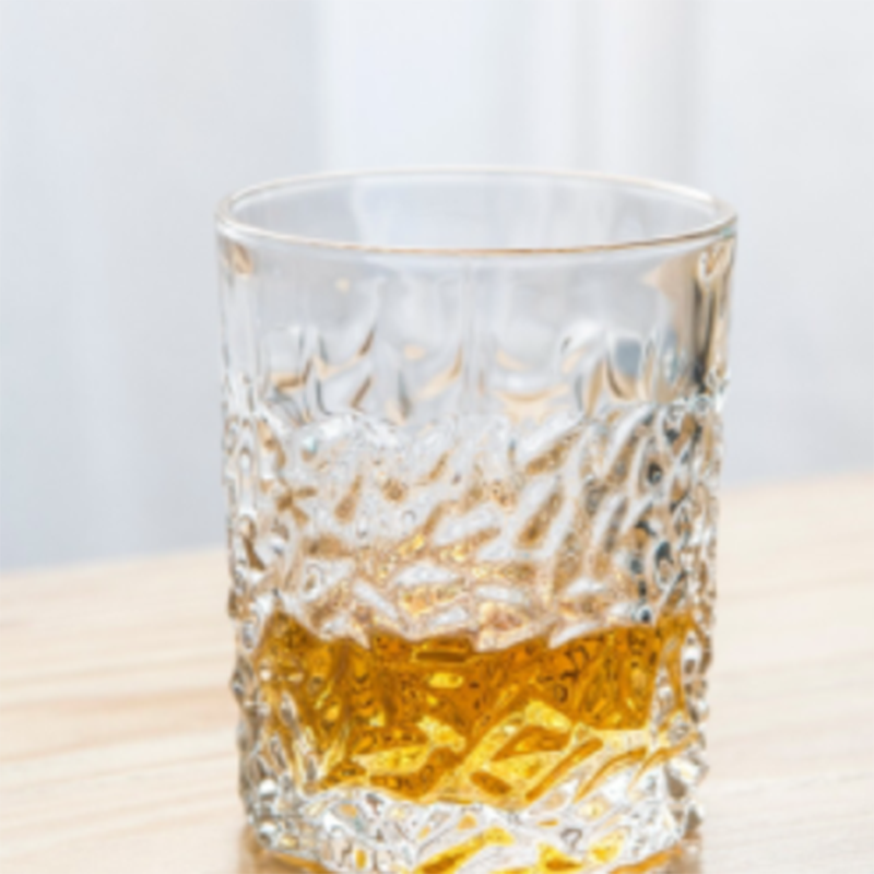 Diamond-cut Round  Whiskey Glass