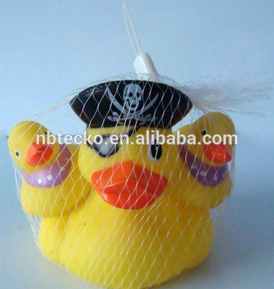 High quality floating rubber pirate shape duck family baby bath toy set