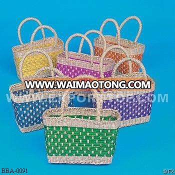 Unique supplier of colorful sea grass bags (july@etopvietnam.com)