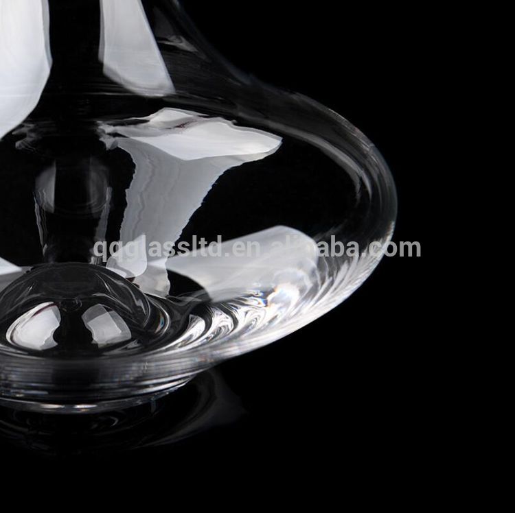 Unique Lead Free snail shaped glass decanter for wine