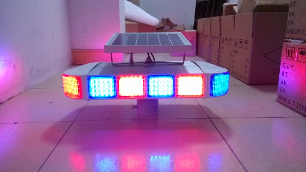 Aluminum alloy shell red blue flashing solar LED traffic road light