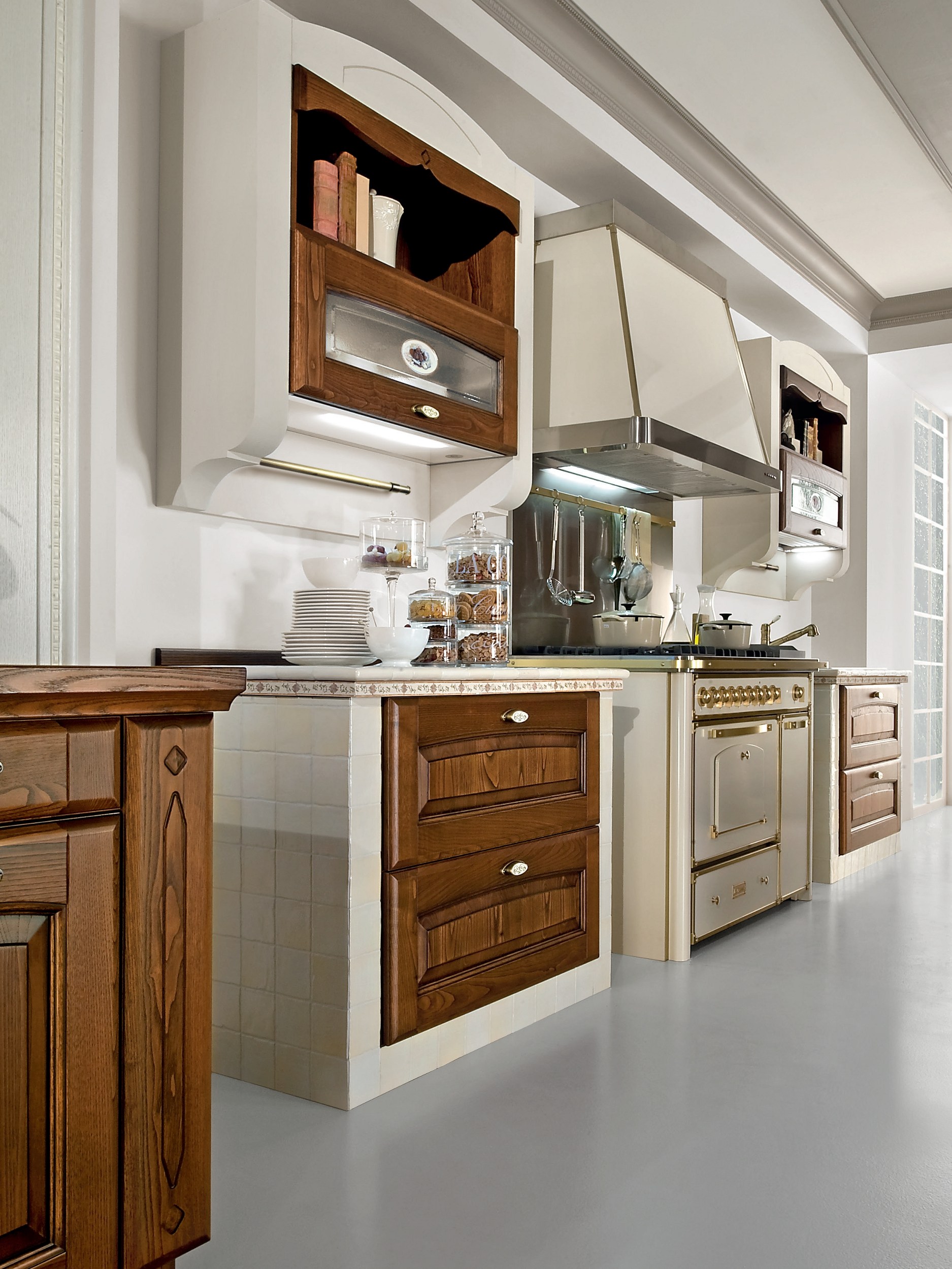 Strong Wooden Modern Style Kitchen Cabinets