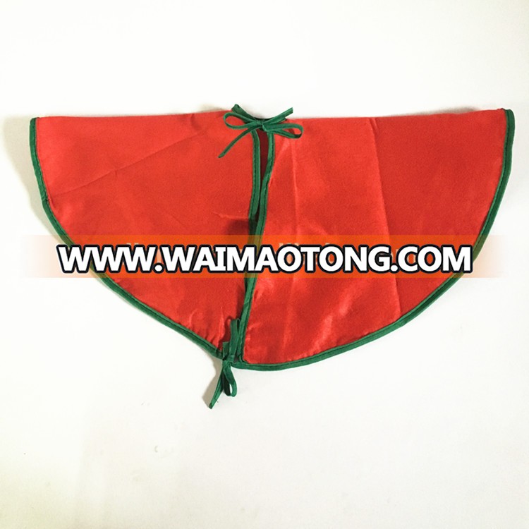 Wholesale customize 60 cm red christmas tree skirt with green line santa for chritsmas decoration