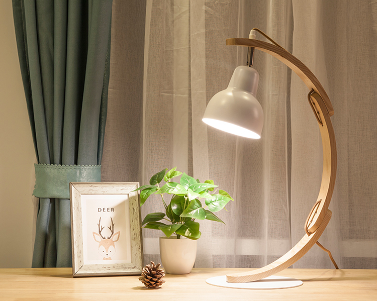 Creative Home Desk Light Vintage Table Lamp natural wood latest iron base morden decorative lamp for working and studying