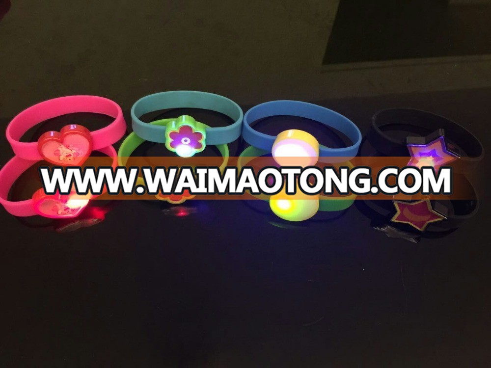 2017 factory hot sell cheaper LED silicone bracelet flashing light