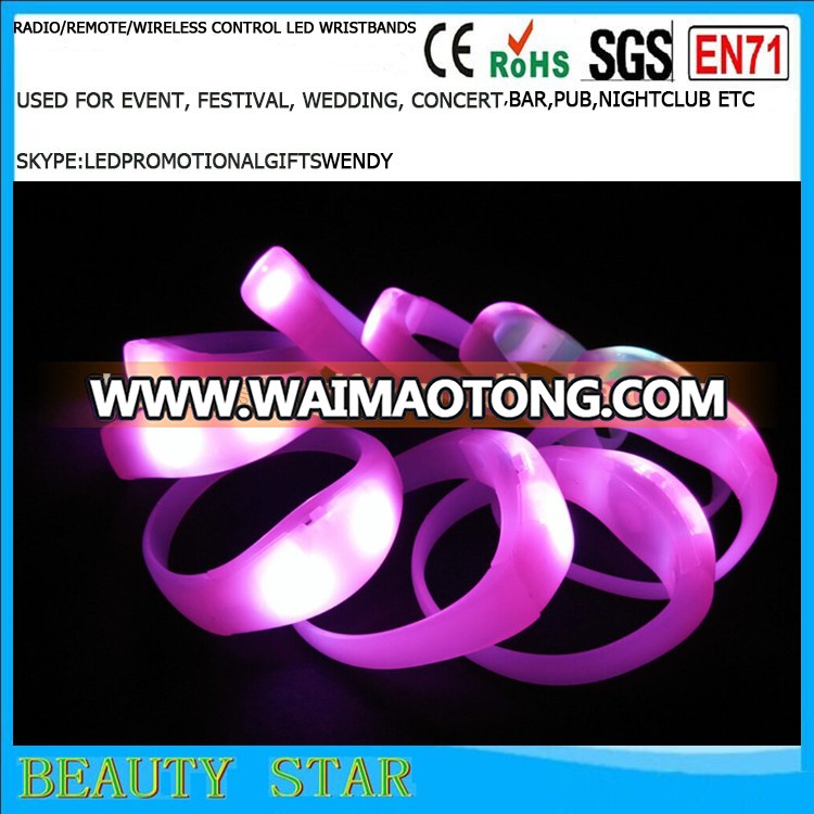 Hot selling led bangles,Party led flashing bangles silicone adjustable size Light up bangles bracelets factory