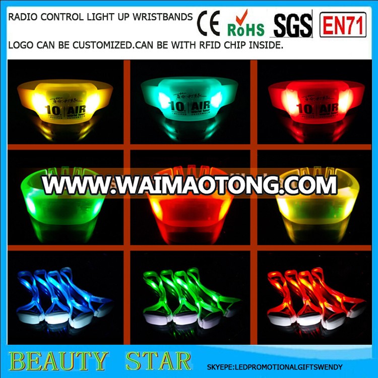 Hot selling led bangles,Party led flashing bangles silicone adjustable size Light up bangles bracelets factory