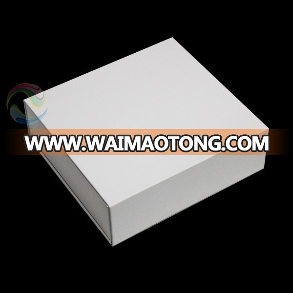 White high quality folding cardboard luxury gift box