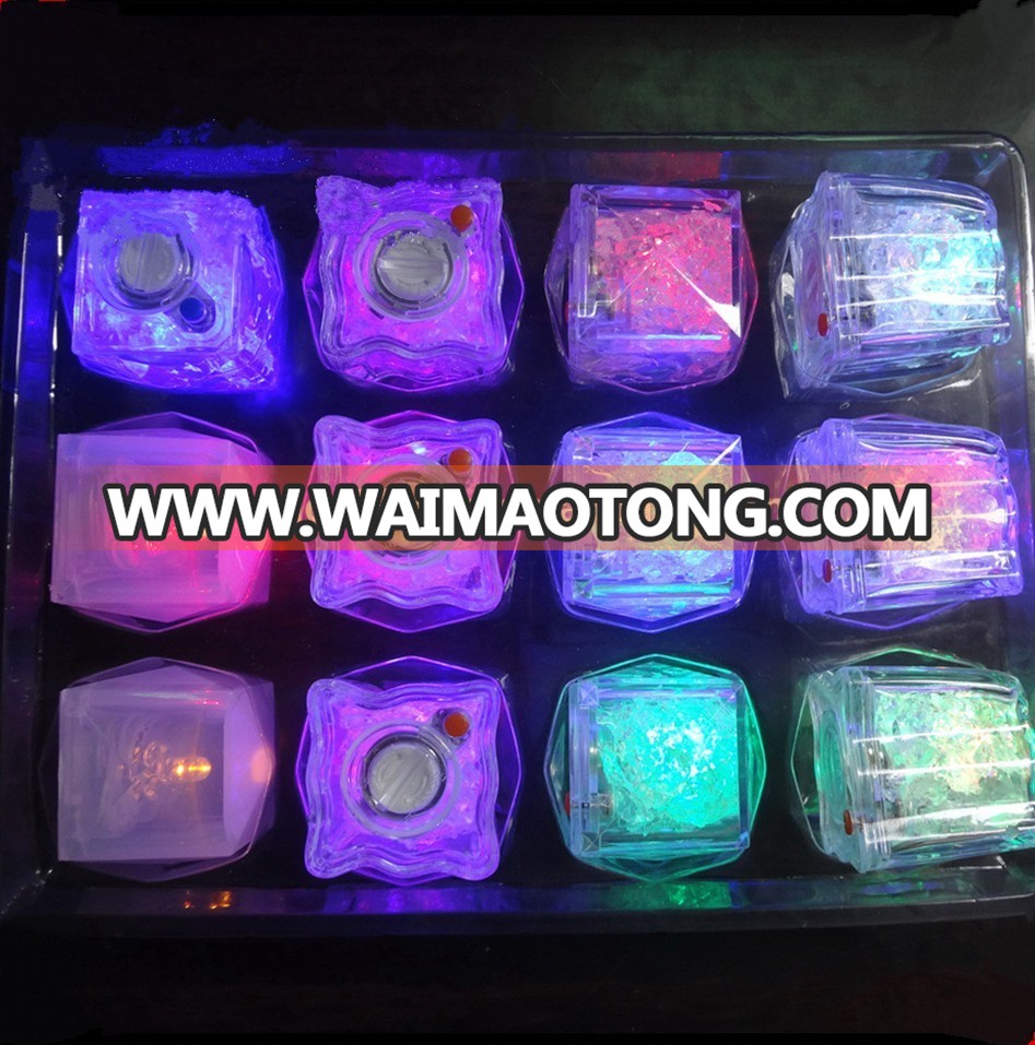 Wholesale flashing plastic led ice cubes, LED glow ice cube