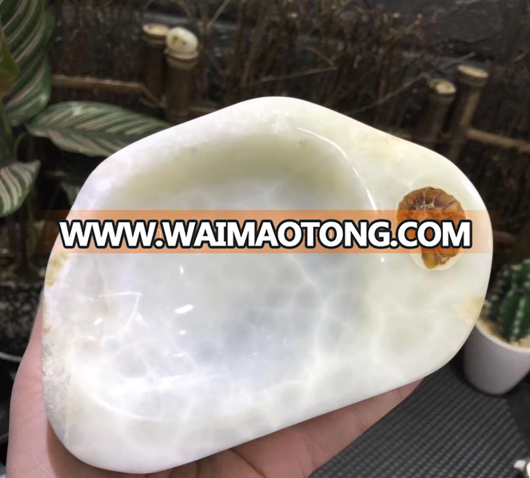 Wholesale Madagascar Natural white jade stone crystal ashtray for Home Ornament