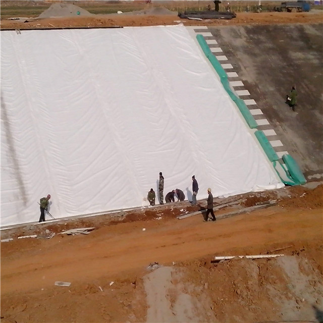 300 gsm POLYESTER GEOTEXTILE