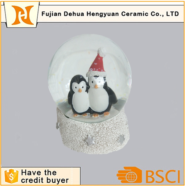 Christmas Tree Inside Polyresin Snow Globe for Christmas