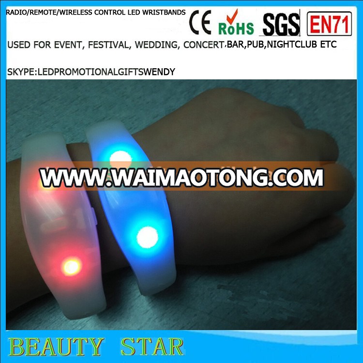 Hot selling led bangles,Party led flashing bangles silicone adjustable size Light up bangles bracelets factory